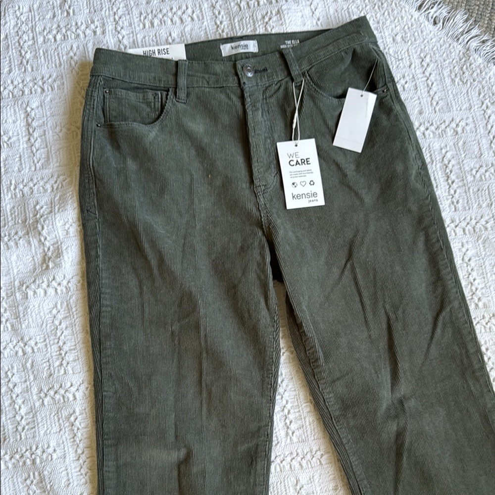Kensie Green Straight Leg Corduroy Pants with Classic Design
